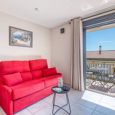 公寓 Renove Centre Lavandou Avec Terrasse - Fr-1-816-10