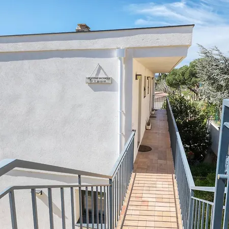 Renove Centre Lavandou Avec Terrasse - Fr-1-816-10 勒拉旺杜